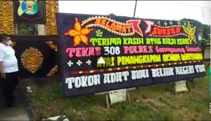 Robohkan Bunga Papan yang Menghina Wartawan, Ketua Umum PPWI Ditangkap di Polda Lampung