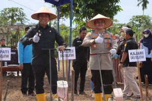 Dukung Ketahanan Pangan, Polres OKU Selatan Tanam Jagung
