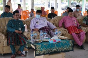Bupati Siak. Lantik BapeKam Kayu Ara Permai dan Rawa Mekar Jaya.