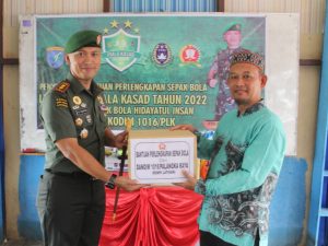 Songsong Liga Santri Tingkat Korem, Dandim Dukung Perlengkapan Sepak Bola Kepada Tim Hidayatul Insan Football Club