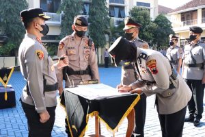 Polres Banjarnegara Gelar Sertijab Kabag SDM, Kasat Samapta dan Empat Kapolsek Jajaran