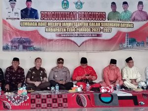 Pelantikan Ketua Lembaga Adat Melayu Masa Periode 2022-2027 Kabupaten Tebo*