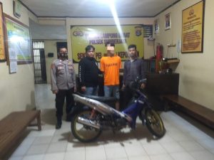 Pelaku penipuan lewat Aplikasi WhatsApp (WA) diamankan Tekab 308 Presisi Polsek Sumber Jaya Polres Lampung Barat