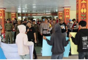 Pengamanan Unjuk Rasa Polres Lampung Barat Kerahkan Puluhan Personilnya