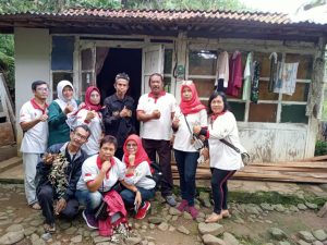 Relawan Giat Bedah Rumah Di Desa Gumemel Kecamatan Susukan Banjarnegara