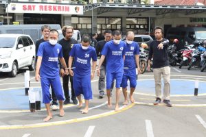 Polisi Ringkus Ename Pelaku Pecah Kaca Mobil di Dua Tempat Berbrda
