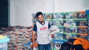 T.CARE  Bagikan Kurban Kemasan Rendang Kepada Masyarakat  Bencana Cianjur
