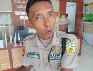 Oknum Satpam Kejari Sarolangun Tantang Wartawan, Silahkan Lapor Ke Presiden