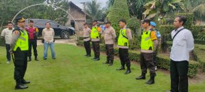 Kapolres OKU Selatan Pimpin Apel Kegiatan Pengamanan Gereja Dalam Rangka Ibadah Perayaan Natal