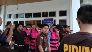 Aksi Tiga Tersangka Atas Penggelapan Dan Pemalsuan Identitas Nasabah Bank Plat Merah Akhirnya Ditahan Pihak Kejari OKU Selatan