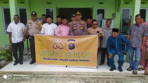 Kapolres siak melalui Polsek sungai mandau laksanakan program Jum’at curhat kepada masyarakat kampung sungai selodang.