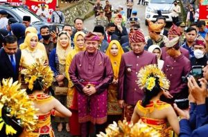 Mewakili Bupati OKU Selatan Drs. Herman Azedi, S.K.M.,, M.M. Menghadiri Rapat Paripurna Istimewa Memperingati HUT Kabupaten OKU Timur