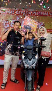 Belanja di Alfamidi Pelanggan Beruntung Bisa Dapat Sepeda Motor