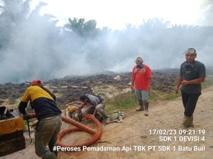 Penanggulangan Titik Api (Hot Spot) Tandan Kosong (Tangkos) PT.SDK 1 KSP Agro Batu Buil Kecamatan Belimbing Melawi