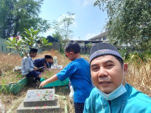 Jelang Bulan Suci Ramadhan 1444 H/2023 M, Sekjen DPP FWJ Indonesia Ichsan Nyekar Ke Makam Alm Ayahanda Tercinta.