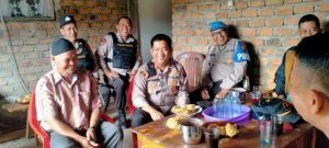 Kapolres OKU Selatan Melalui Kabag OPS Hardan, S.H., Bersama Jajaran Polsek OKU Selatan Terima Penyerahan Senjata Api Rakitan Dari Masyarakat