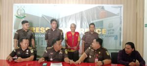 Guru PNS SD 1 Negeri Simpang Agung Kec.Simpang.Kab OKU Selatan Menyodomi Anak Didik Nya Sebanyak 3 kali