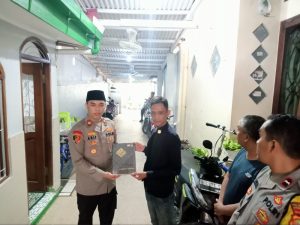 Bentuk Kepedulian Polri,Kapolsek Metro Setiabudi Berikan Bantuan Renovasi Pembangunan Musholla Al Mutaqlimin Setiabudi