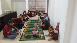 Rutin Bagikan Takjil Kepada Masyarakat ,Ini Kata Kabag SDM Polres Metro Jakarta Barat
