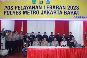 OPS Ketupat Jaya 2023,Kapolres Metro Jakbar Cek Posko Pelayanan Polsek Kalideres di Terminal Kalideres