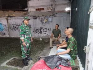 Waspada Penuh Saat Bertugas, Pesan Babinsa Koramil 05/KJ Saat Siskamling Wilayah