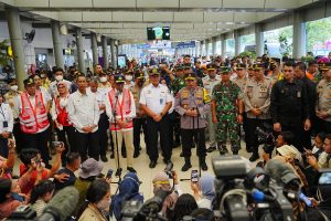 Tinjau Stasiun Senen, Kapolri Anjurkan Warga yang Mudik Gunakan Kereta Api karena Lebih Aman