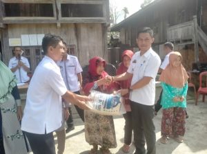 Pemerintah Pekon Turgak Menyalurkan Bantuan Cadangan pangan Pemerintah(BCPP)