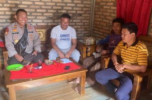 Kapolsek Muaradua Kisam IPTU Sony Lesmana Sambangi Keluarga Pekerja Migran Di Wilayah Polsek Muaradua Kisam