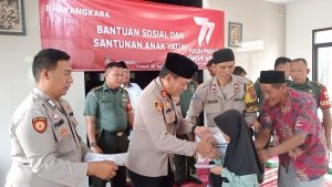 HUT Bhayangkara Ke 77, Polsek Cisauk Berikan Bansos dan Santunan Pada Anak Yatim