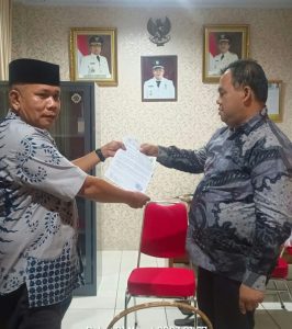 Forum RW Minta Keseriusan Camat Cipondoh dan Lurah Gondrong Bongkar Bangunan Liar di Jalan Irigasi
