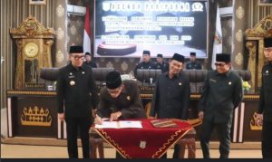 Gelar Rapat Paripurna, Bupati Waykanan : Pendapatan Daerah