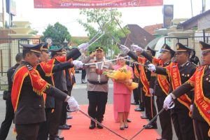 Pasukan Pedang Pora Menyambut Kapolres Bantul.