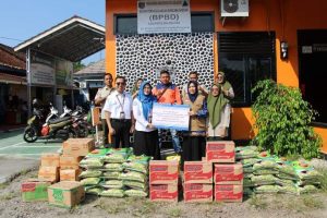 BPBD Kabupaten Oku Selatan Menerima Bantuan Sembako dari BPJS Kesehatan untuk Masyarakat Korban Banjir di Kabupaten Oku Selatan.