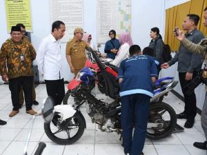 Presiden Joko Widodo Tinjau Kegiatan Pembelajaran di SMKN 2 Kabupaten Bengkulu Tengah