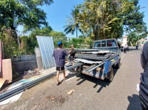 Bangli di Jalan Cimanggis Boulevard Ditertibkan Petugas Satpol PP