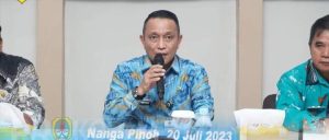 Imansyah, S.Sos mewakili Bupati Melawi membuka secara resmi kegiatan pembinaan dan pemberdayaan BUMDesa