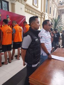 Polda jambi mengamankan minyak ilegal drilink