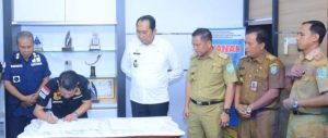 Bupati Oku Selatan Apresiasi Inovasi Layanan Masyarakat, 3 In 1 “SMART” Layanan Jemput Bola Pembuatan Passport Di Kabupaten Oku Selatan.