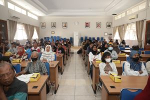 Kerja Sama Dengan Forum TJSP Dan TKPKD, Wakil Bupati Sleman Danang Maharsa Serahkan Bantuan Paket Sembako.