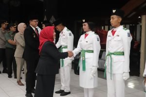 38 Anggota Paskibraka Kabupaten Sleman, Dikukuhkan Oleh Bupati Kustini Sri Purnomo.