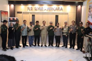 Kerjasama Dengan RS Bhayangkara DIY, Paguyupan Keluarga Besar Brimob Adakan Operasi Katarak Gratis.
