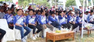 Bupati Popo Ali Dampingi Guburnur Tinjau Kondisi Talud Dan LakukanBerbagi Kehiatan Di Desa Kota Batu