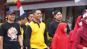 Ratusan Warga Padukuhan Ngentak Caturtunggal Depok Sleman, Ikut Jalan Sehat Bersama Kapolda DIY.