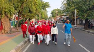 Masih Dalam Memperingati HUT RI Yang Ke 78 , Warga RW 03 Kedoya Selatan Mengadakan Jalan Sehat Dan Senam Masal