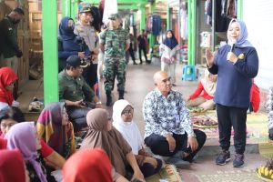 Kabupaten Sleman, Penyumbang Sampah Terbanyak Bupati Kustini Sri Purnomo Ajak Pedagang Pasar Kurangi Mengunakan Plastik.