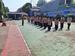 Melalui Army Go To School,Babinsa Koramil 07/KB Serka Mustaqim Tanamkan Rasa Cinta Tanah Air