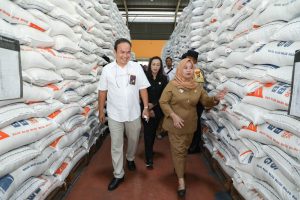 Kendalikan Harga Bahan Pokok Pemda Sleman, Dan Bulog DIY Selenggarakan Pasar Murah.