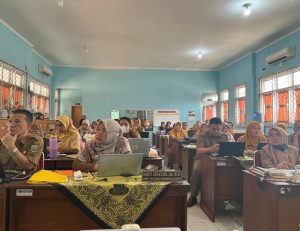 bila ingin memakai baju kuning (Pemda) pakai saja di rumah