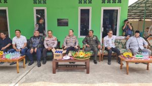 Kapolsek,Lurah Srengseng dan Aliansi Ojek Kembangan Berikan Ucapan HUT TNI ke 78 Kepada Danramil 07/KB Mayor Kav Dwi Purnomo