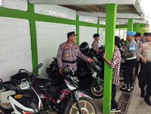 Polsek Kretek Tindak 31 Kendaraan, Milik Siswa SMAN 1 Tidak Sesuai Dengan Ketentuan.